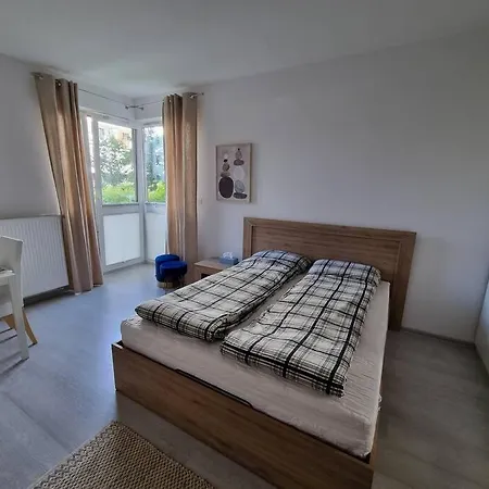 Apartment King-size Bed With Garden Warsaw