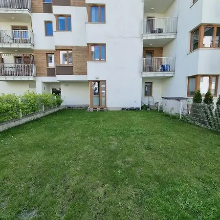 King-size Bed With Garden Apartment *